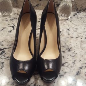 🆕 Nine West peep toe pumps